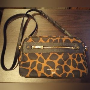 MK Crossbody Purse 👜👀